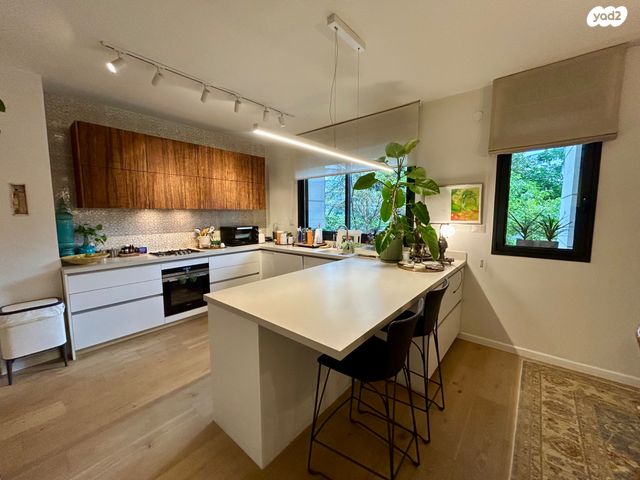 דירה, קניוק יורם, גני שרונה, קרית הממשלה, תל אביב יפו