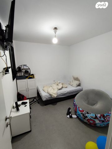 דירה, רפאל איתן, נאות שמיר, רמלה