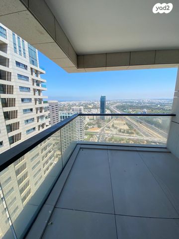 ניסים אלוני 