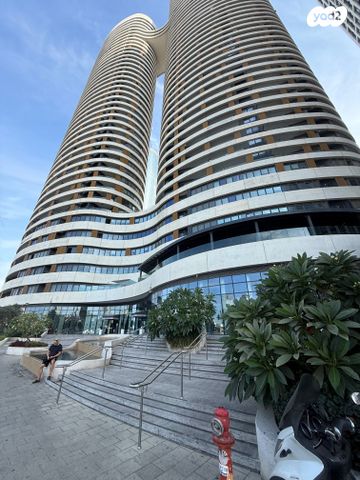 מונטיפיורי, הרכבת