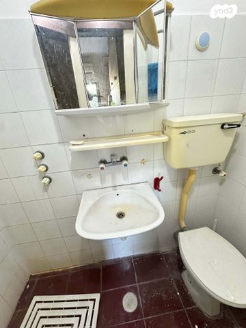 גג/ פנטהאוז, כנפי נשרים 9, תל יהודה, רמת גן