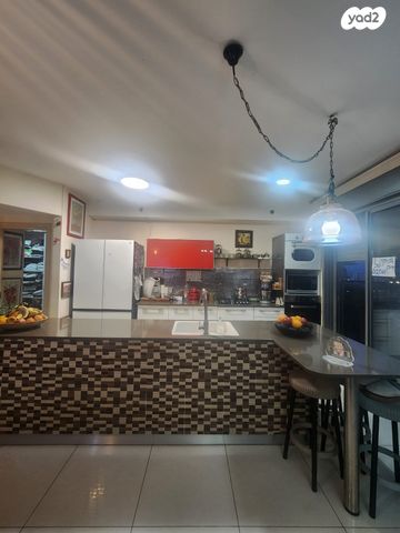 גג/ פנטהאוז, המגדל הלבן, שאר העיר, רמלה