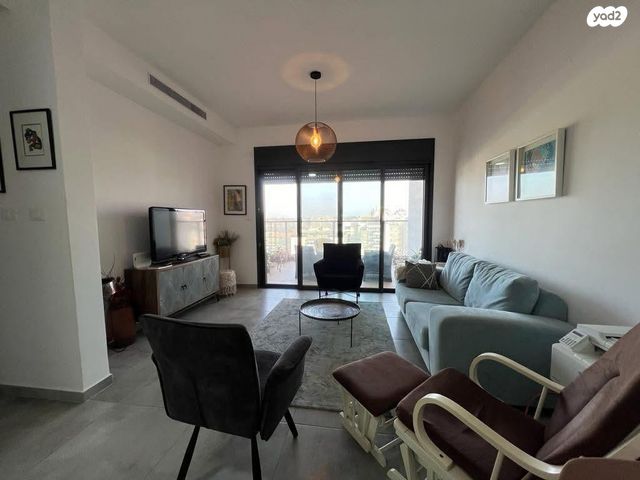 דירה, שלמה וחיה אנגל 67, כפר סבא הירוקה, כפר סבא