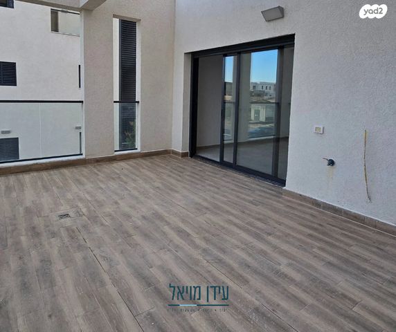 דירה, בת חפר