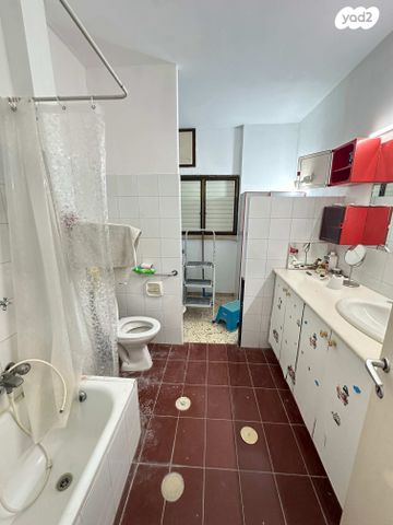 גג/ פנטהאוז, כנפי נשרים 9, תל יהודה, רמת גן