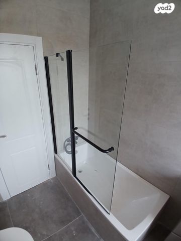 דירה, ששת הימים, רובע ד', אריאל