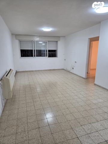 דירה, הרב קניאל, מעונות גאולה, חיפה