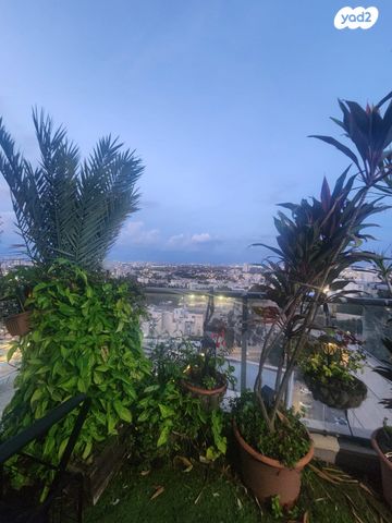 גג/ פנטהאוז, המגדל הלבן, שאר העיר, רמלה