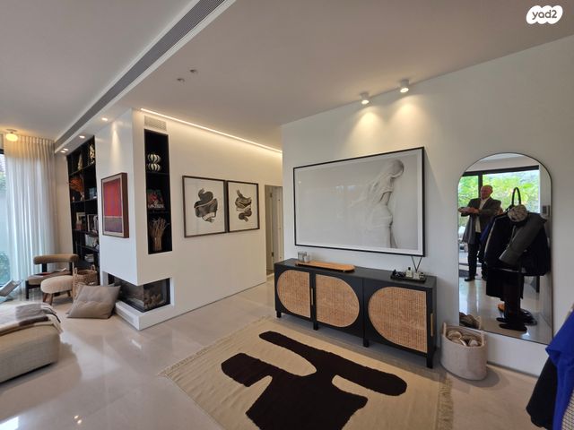 גג/ פנטהאוז, רזיאל, רמת חן, רמת גן