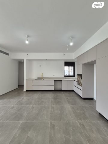 דירה, נווה מגן, רמת השרון