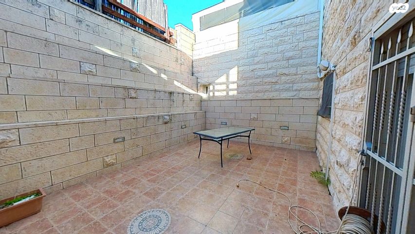 דירה, מבשרת ציון