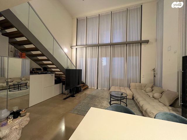 דירה, ניסים אלוני, צמרות איילון, פארק צמרת, תל אביב יפו