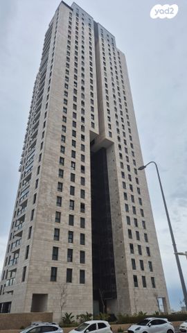 דירה, אמנון ליפקין שחק, נוף הטיילת, נתניה