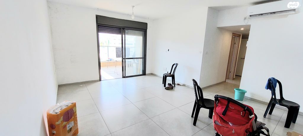 דירה, אלון, החורש, חריש