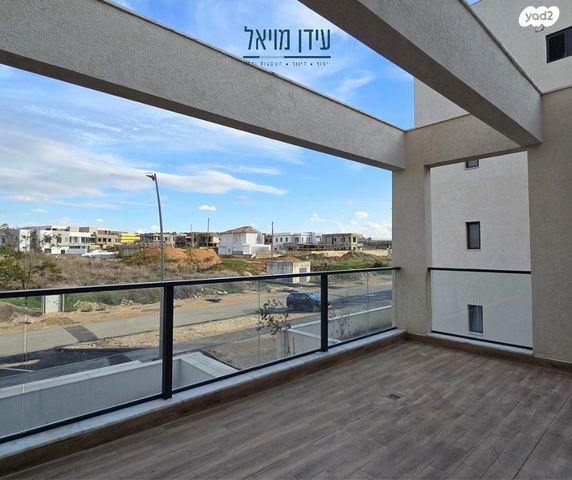 דירה, בת חפר