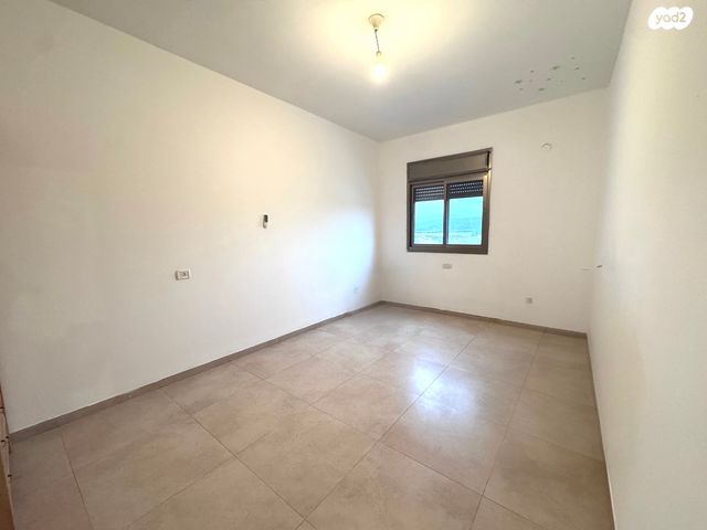 דו משפחתי, הדקל, עתלית