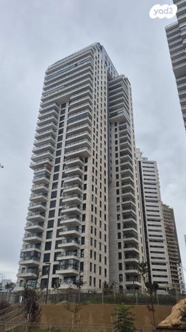 דירה, אמנון ליפקין שחק, נוף הטיילת, נתניה