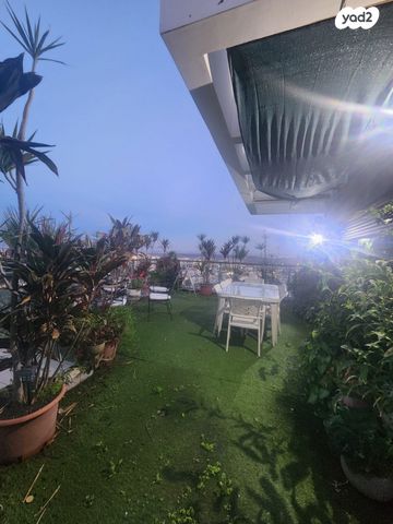 גג/ פנטהאוז, המגדל הלבן, שאר העיר, רמלה