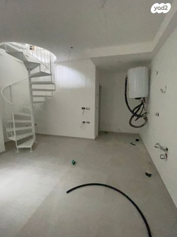 דירת גן, הרב יצחק ידידיה פרנקל, תל אביב יפו