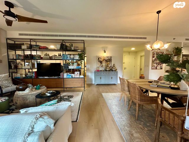 דירה, קניוק יורם, גני שרונה, קרית הממשלה, תל אביב יפו