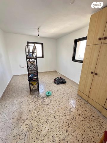 גג/ פנטהאוז, כנפי נשרים 9, תל יהודה, רמת גן