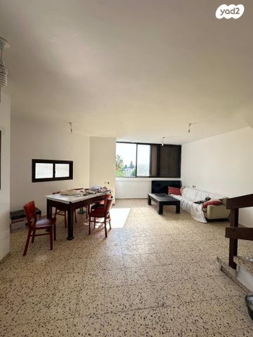 גג/ פנטהאוז, כנפי נשרים 9, תל יהודה, רמת גן