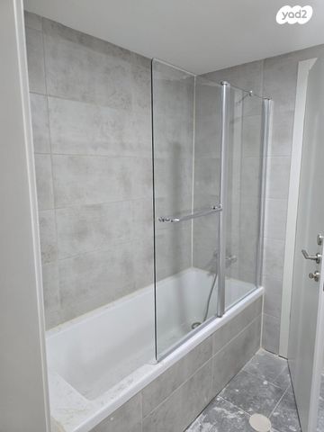 דירה, היוצרים, עיר היין, אשקלון