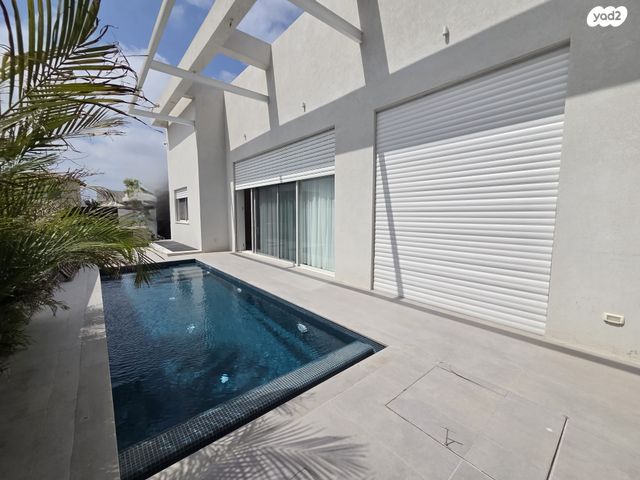 הרקיע, הגולף