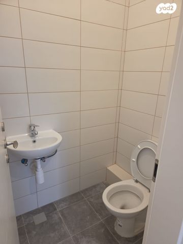 גג/ פנטהאוז, נחל דישון, רמת נבון . הר כרמי, כרמיאל