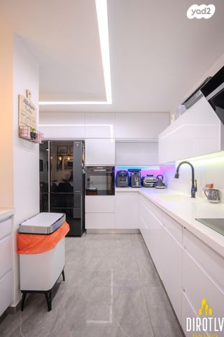 דירה, מעפילי אגוז 38, נווה חן, תל אביב יפו