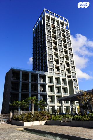 דירה, ניסים אלוני, צמרות איילון, פארק צמרת, תל אביב יפו