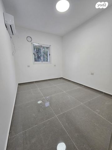 דירה, שדרות וייצמן 81, ביאליק דרום, קרית ביאליק