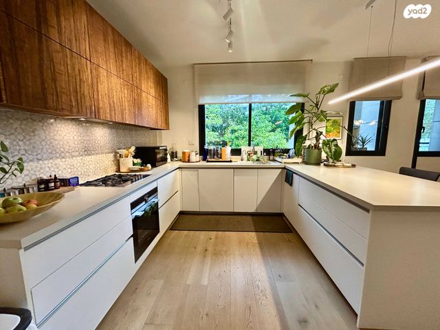 דירה, קניוק יורם, גני שרונה, קרית הממשלה, תל אביב יפו