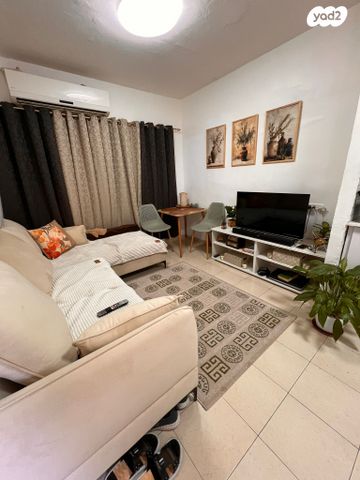 דירת גן, רמב"ם, טירת כרמל