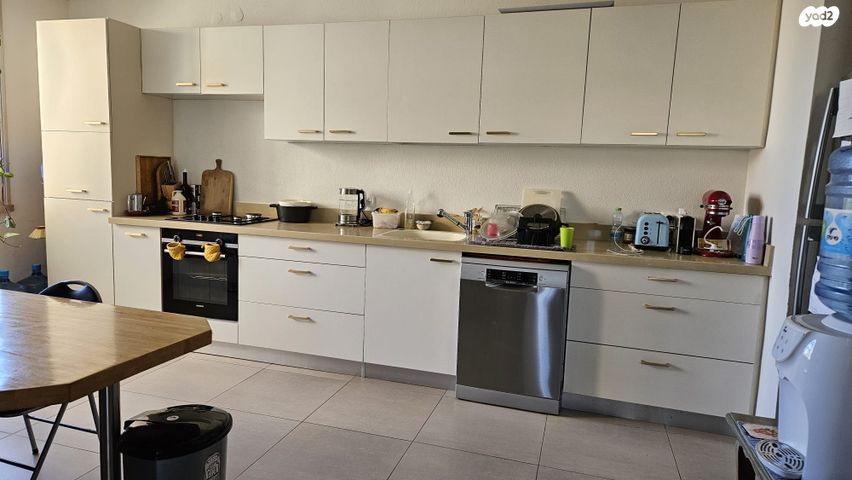 דירה, הרב הרצוג, תל גנים, גבעתיים