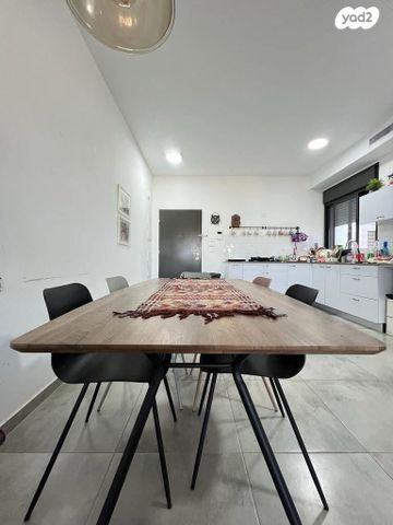 דירה, שלמה וחיה אנגל 67, כפר סבא הירוקה, כפר סבא