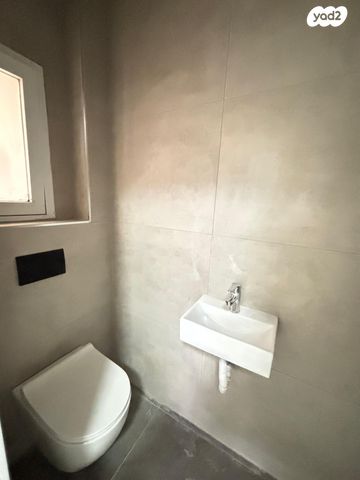 דירה, ששת הימים, רובע ד', אריאל