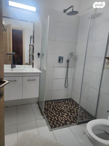 גג/ פנטהאוז, המגדל הלבן, שאר העיר, רמלה