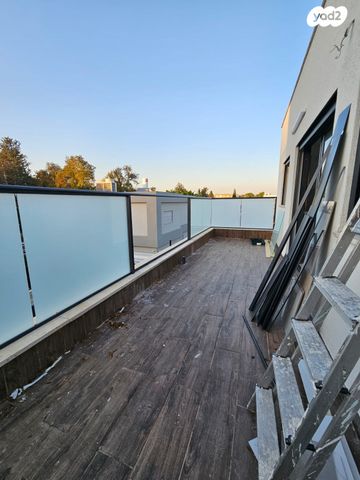 דירה, שדרות וייצמן 81, ביאליק דרום, קרית ביאליק