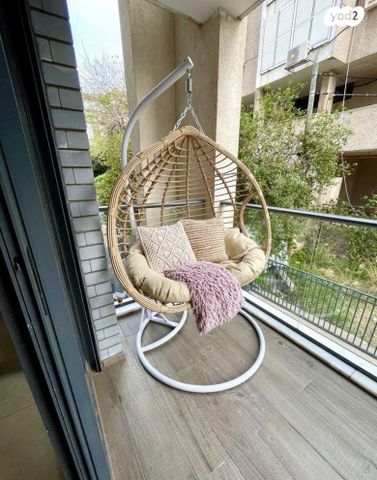 דירה, דרך זאב ז'בוטינסקי, שכונת בן גוריון, מרכז העיר ג', רמת גן