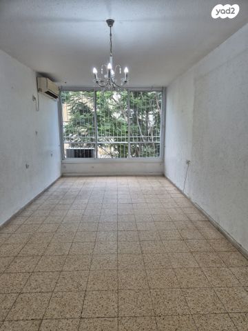 דירה, כובשי החרמון, רחובות