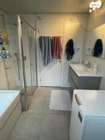 דירה, דרך זאב ז'בוטינסקי, שכונת בן גוריון, מרכז העיר ג', רמת גן