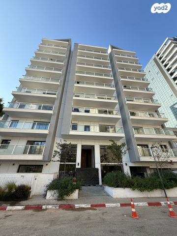 דירה, הרצליה