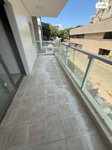 דירה, הרצליה