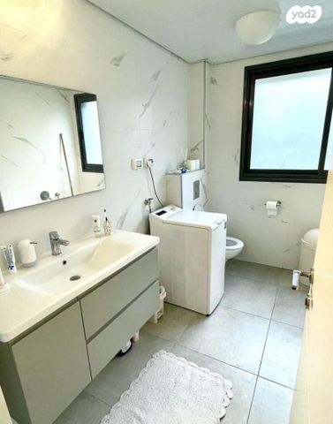 דירה, דרך זאב ז'בוטינסקי, שכונת בן גוריון, מרכז העיר ג', רמת גן