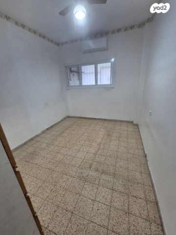 דירה, כובשי החרמון, רחובות