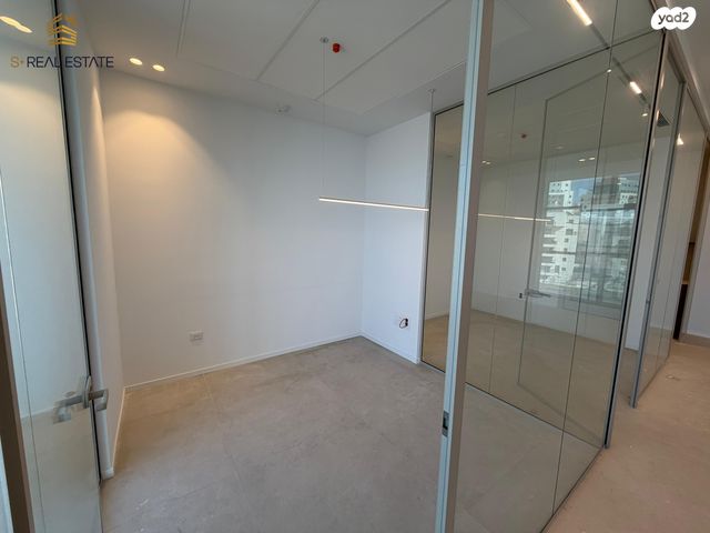 משרדים, המגרסה, מבשרת ציון