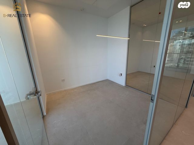 משרדים, המגרסה, מבשרת ציון