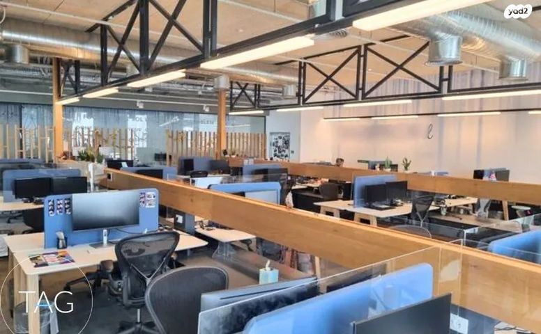 דרך מנחם בגין 121