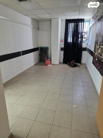 סטודיו, לזרוב, ראשון לציון